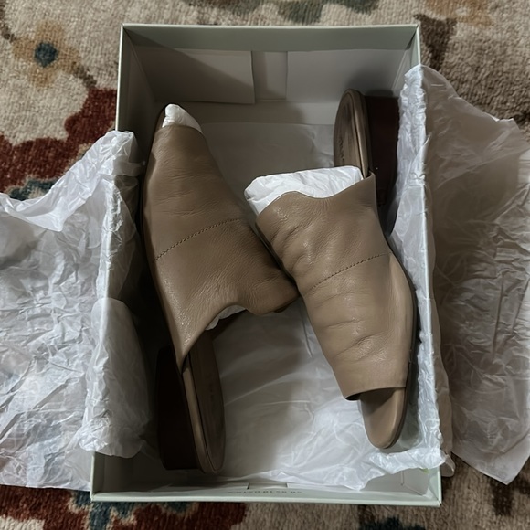 NURTURE GRAMATO LEATHER SLIP ON 8.5 M ❤️🐝 - Picture 5 of 6